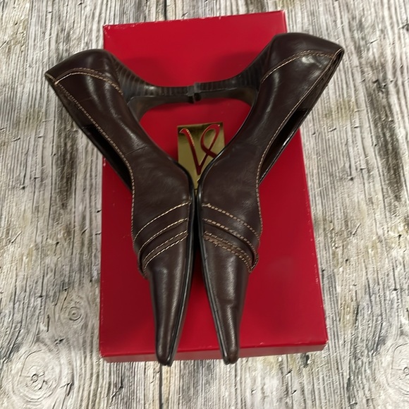 VICTORIA SPENCER HEELS - Picture 2 of 8